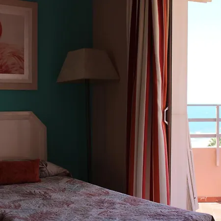 Ronda 3 Beachfront Appartement *