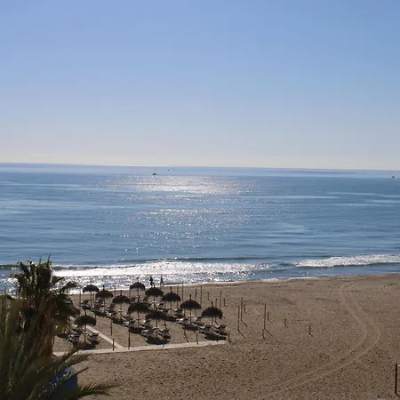Ronda 3 Beachfront 푸엔히롤라
