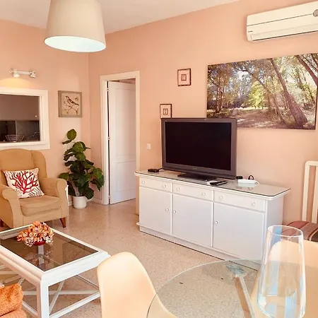 Ronda 3 Beachfront Apartment *