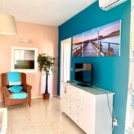 Ronda 3 Beachfront Apartment *