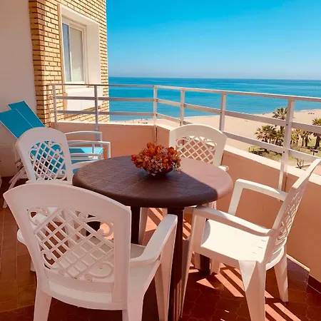 Ronda 3 Beachfront דירה