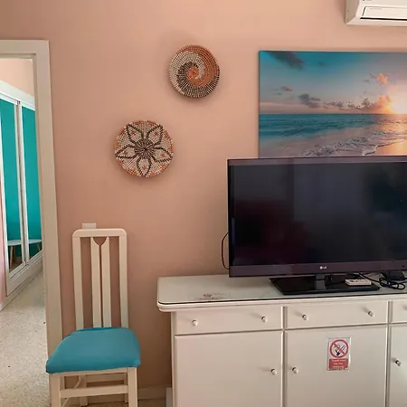 Ronda 3 Beachfront Апартаменты *