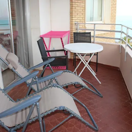 Ronda 3 Beachfront Apartment *