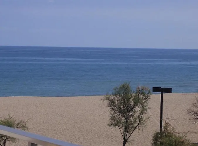 Ronda 3 Beachfront Apartamento *