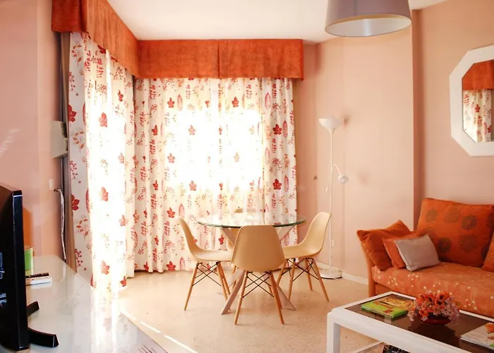 Ronda 3 Beachfront Апартаменты *