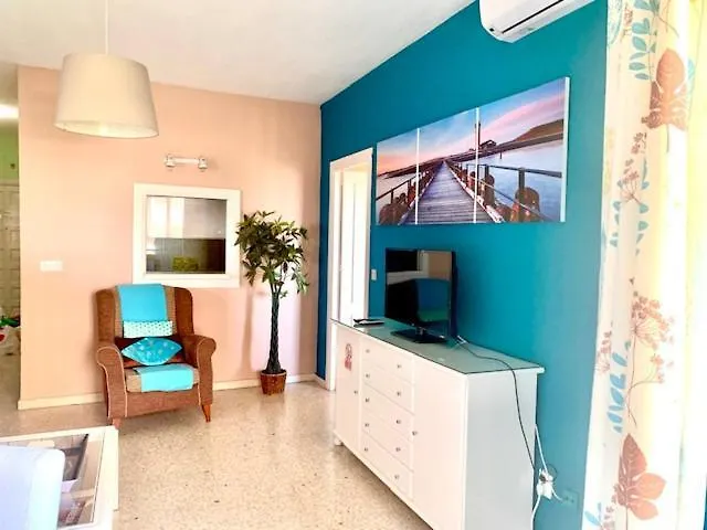 Ronda 3 Beachfront Апартаменты *