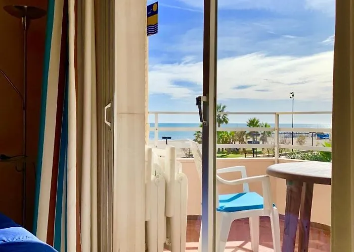 Апартаменты Ronda 3 Beachfront *