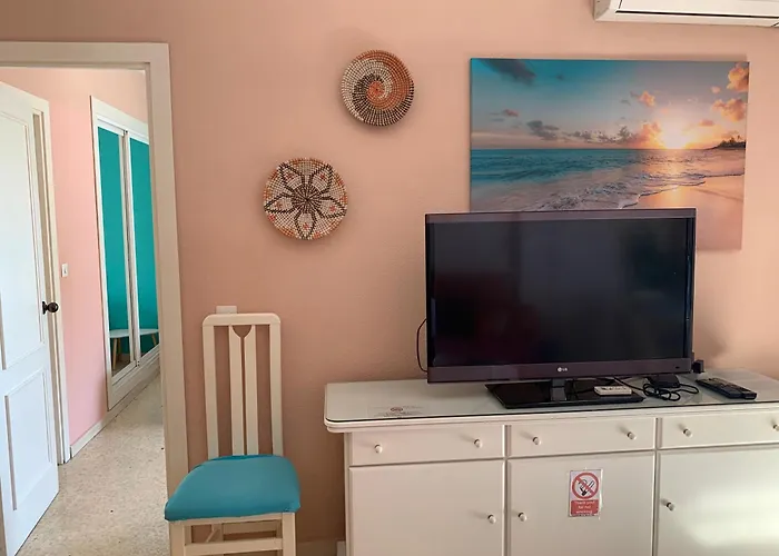 Ronda 3 Beachfront Апартаменты *