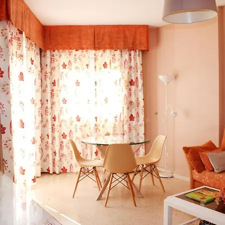Ronda 3 Beachfront Apartment *