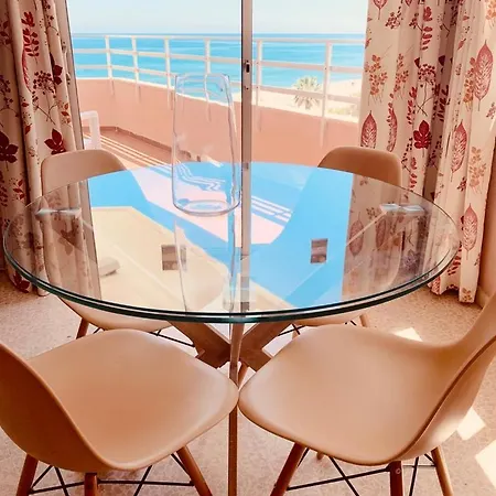 Ronda 3 Beachfront Apartment *
