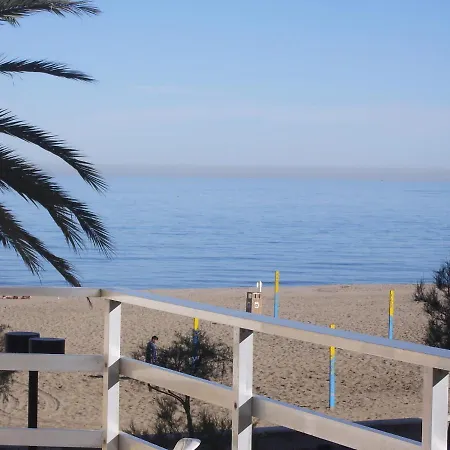 Ronda 3 Beachfront * 푸엔히롤라
