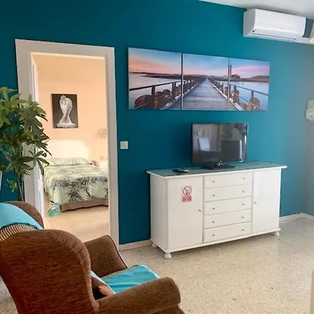 Ronda 3 Beachfront * 푸엔히롤라